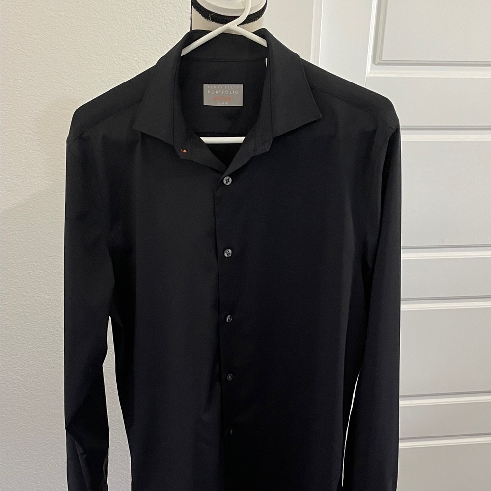 Perry Ellis Black Long-Sleeve Dress Shirt with Spread Collar